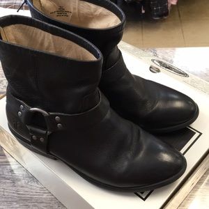 Girls Frye Booties Black Zipper Back size 4